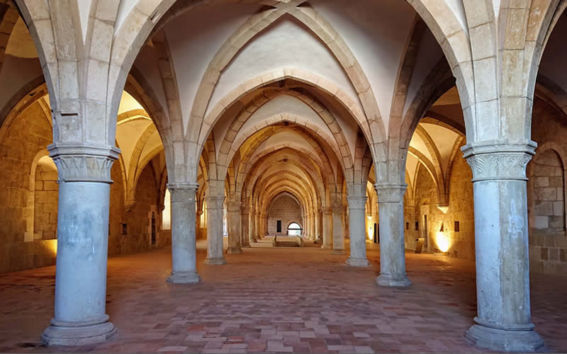 Alcobacas klostera skats Portugālē