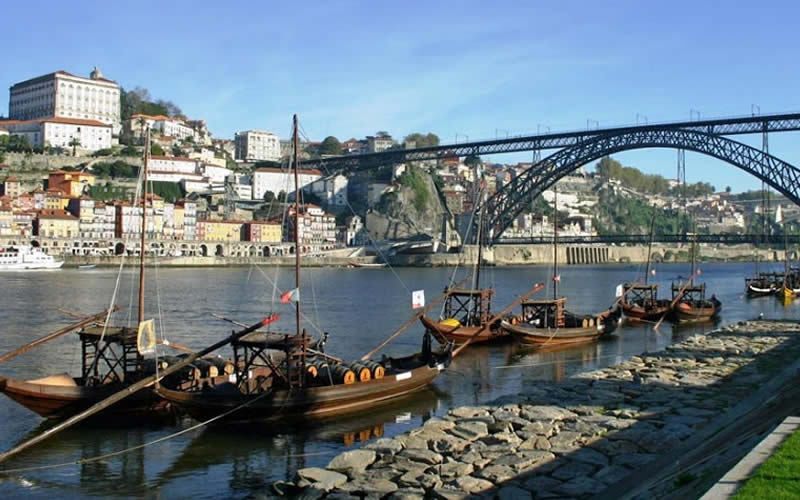 Porto vecpilsēta, Portugāles ceļojums