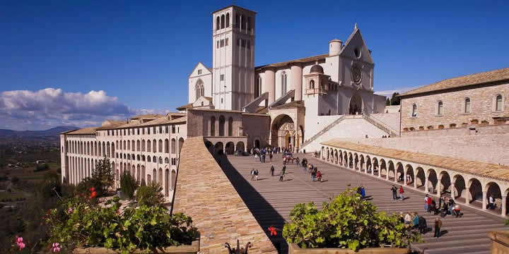 Itālijas ceļojums, Sv Franciska bazilika Asīzē, Mundus Travels