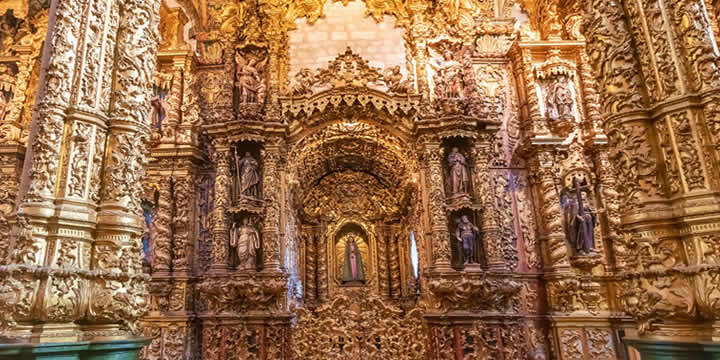 Porto Franciska baznīca tīrā zeltā